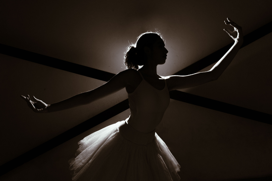 Using Low-Key Lighting to Create Dramatic Images